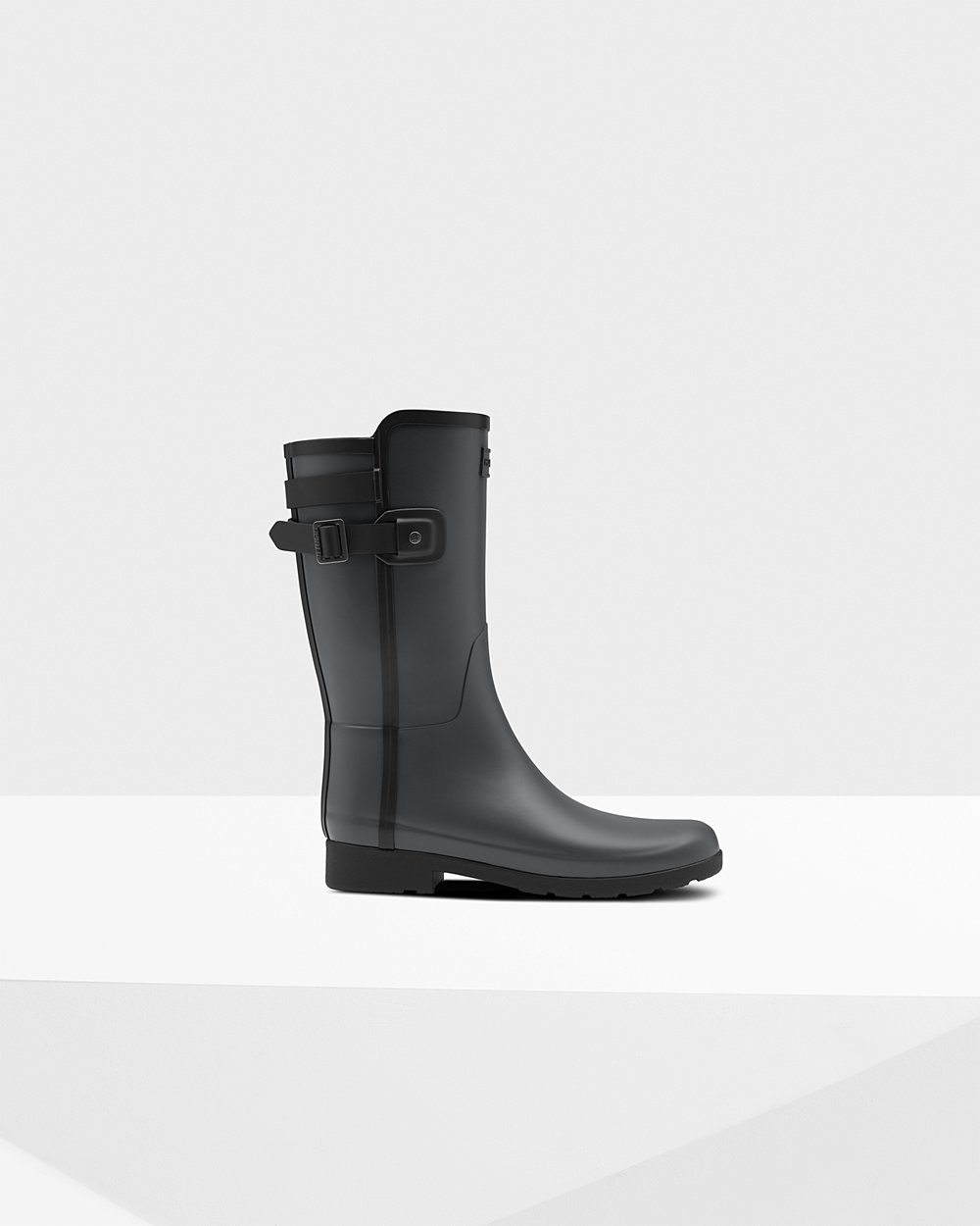 Hunter Refined Slim Fit Contrast For Women - Short Rain Boots Black | India GTKHB6154